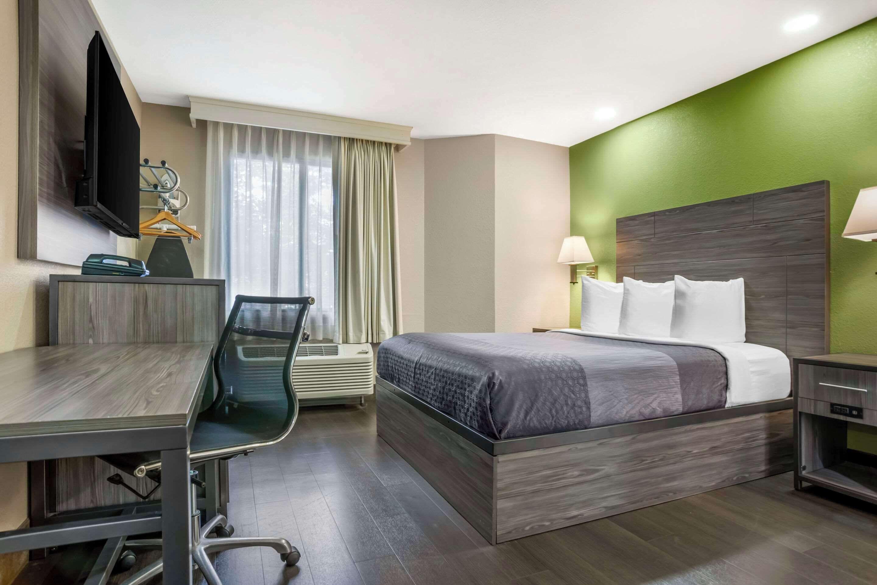 Queen Room with Two Queen Beds - Accessible/Non-Smoking